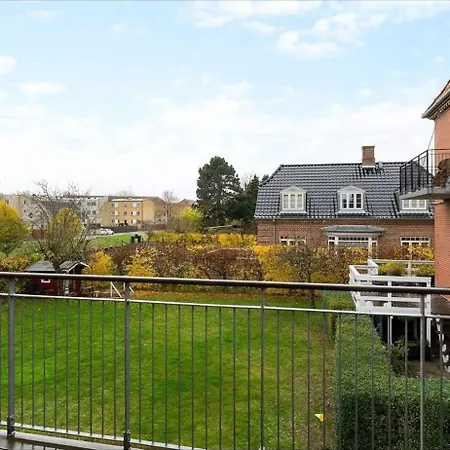 Taet Ved Strand, Metro Og Lufthavnen * Copenhague